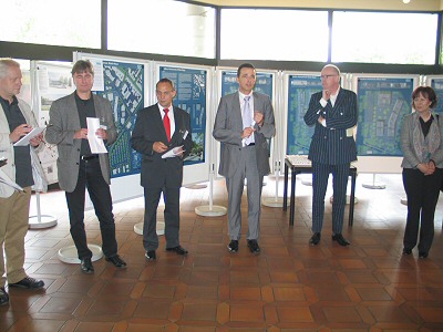 Gruppenbild Ausstellungseröffnung Architektenwettbewerb Hochschule Rhein-Waal