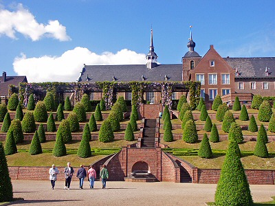 Kloster Kamp mit Terrassengarten