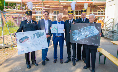 Lersch-Mense übergibt Förderbescheid