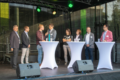 Podiumsdiskussion "talk around the world"