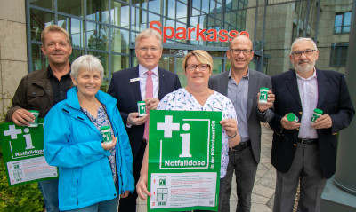 Seniorenrat nimmt Notfalldosen entgegen