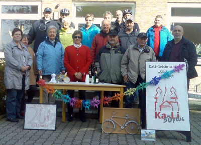 Die Teilnehmerinnen und Teilnehmer der 200. Radtour