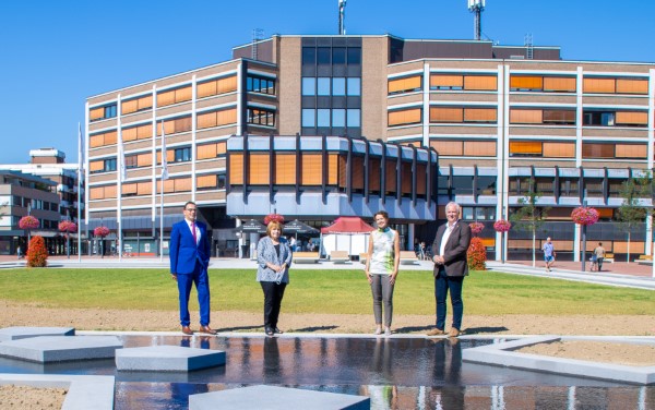Bürgermeister Prof. Dr. Christoph Landscheidt, Karen Flügel, Monika Fraling (Planungsamtsleiterin) und Jürgen Preuß (Vorsitzender des Stadtentwicklungsausschusses)