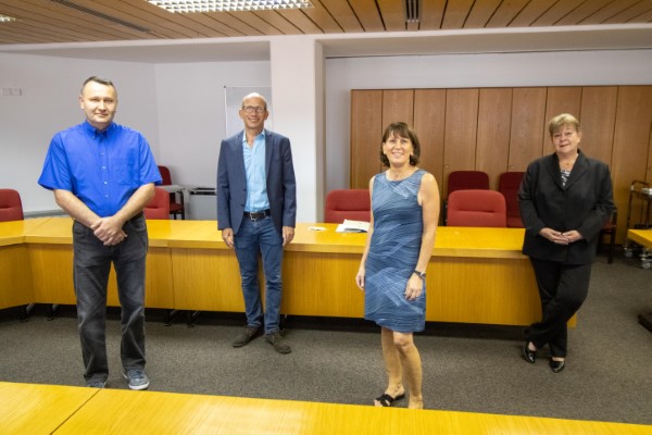 (v.l.n.r.) Peter Lebek, Dr. Christoph Müllmann, Christa Mende und Susanne Kuisat