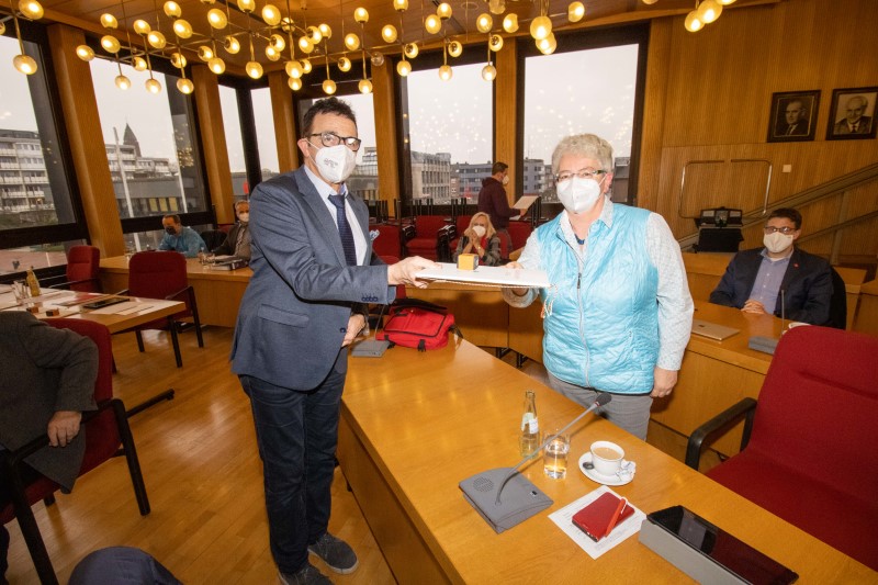 Ulrike Plitt mit Bürgermeister Prof. Dr. Christoph Landscheidt