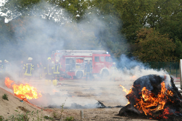 Gemeinsame Übung Feuerwehren Moers, Neukirchen-Vluyn und Kamp-Lintfort