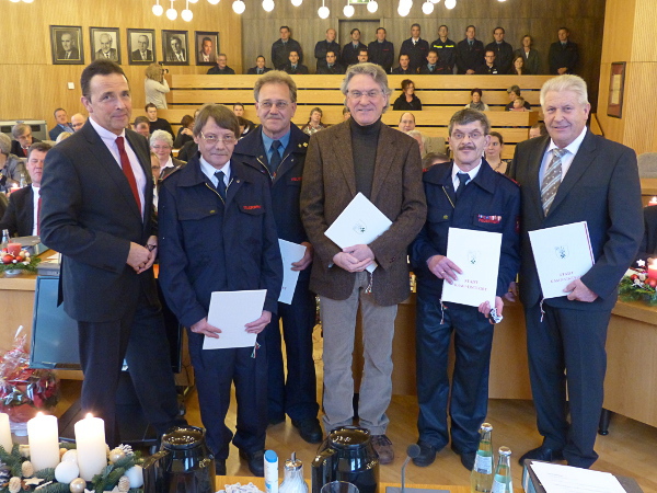 Bürgermeister Prof. Dr. Landscheidt mit Ehrenringträgern am 9.12.2014