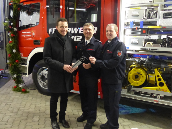 Fahrzeugübergabe Feuerwehr Kamp-Lintfort