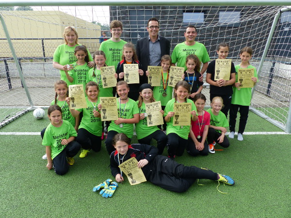 Besuch U11 Mädchenmannschaft TuS Fichte Lintfort