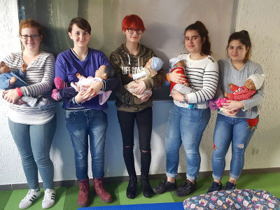 Die 14-Jährigen Mädchen Wiktoria Wiatrowska, Trinity Burks, Katharina Klenner, Celina Linsinger und Gjyljeta Macani haben viel gelernt bei ihrem Praktikum