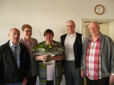 Klaus-Dieter Ingemey, Luise Ingenhaag, Eleonore Mohr, Rolf Mohr, Peter Lehmann sind begeisterte Teilnehmer des Ka-Li 50plus Geisbruchtreff und Leiter der PC-Gruppen