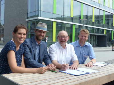 (v. l.) Dr. Barbara Stoberock, Prof. Dr. Jens Gebauer, Heinrich Sperling und Andreas Iland freuen sich auf die geschlossene Kooperationsvereinbarung