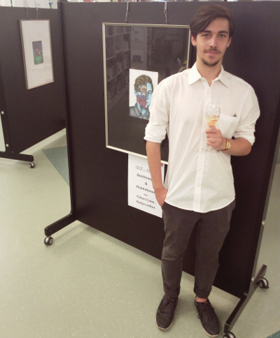 Fabian Cuber, Schüler des Georg-Forster-Gymnasiums, ist ein junges Künstlertalent, das eine Auswahl seiner ersten Werke in der Mediathek präsentiert (Foto: Stadt Kamp-Lintfort)