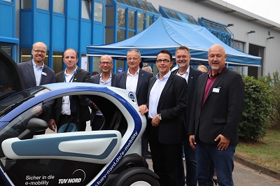 Gruppenbild am Twizy