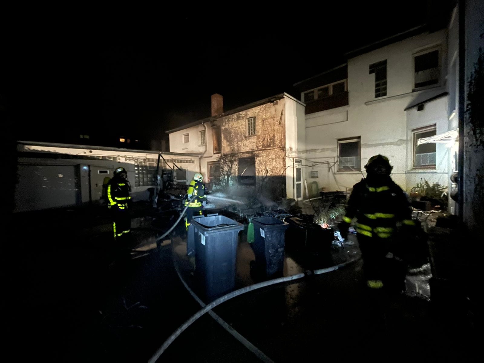 Brand im Hinterhof