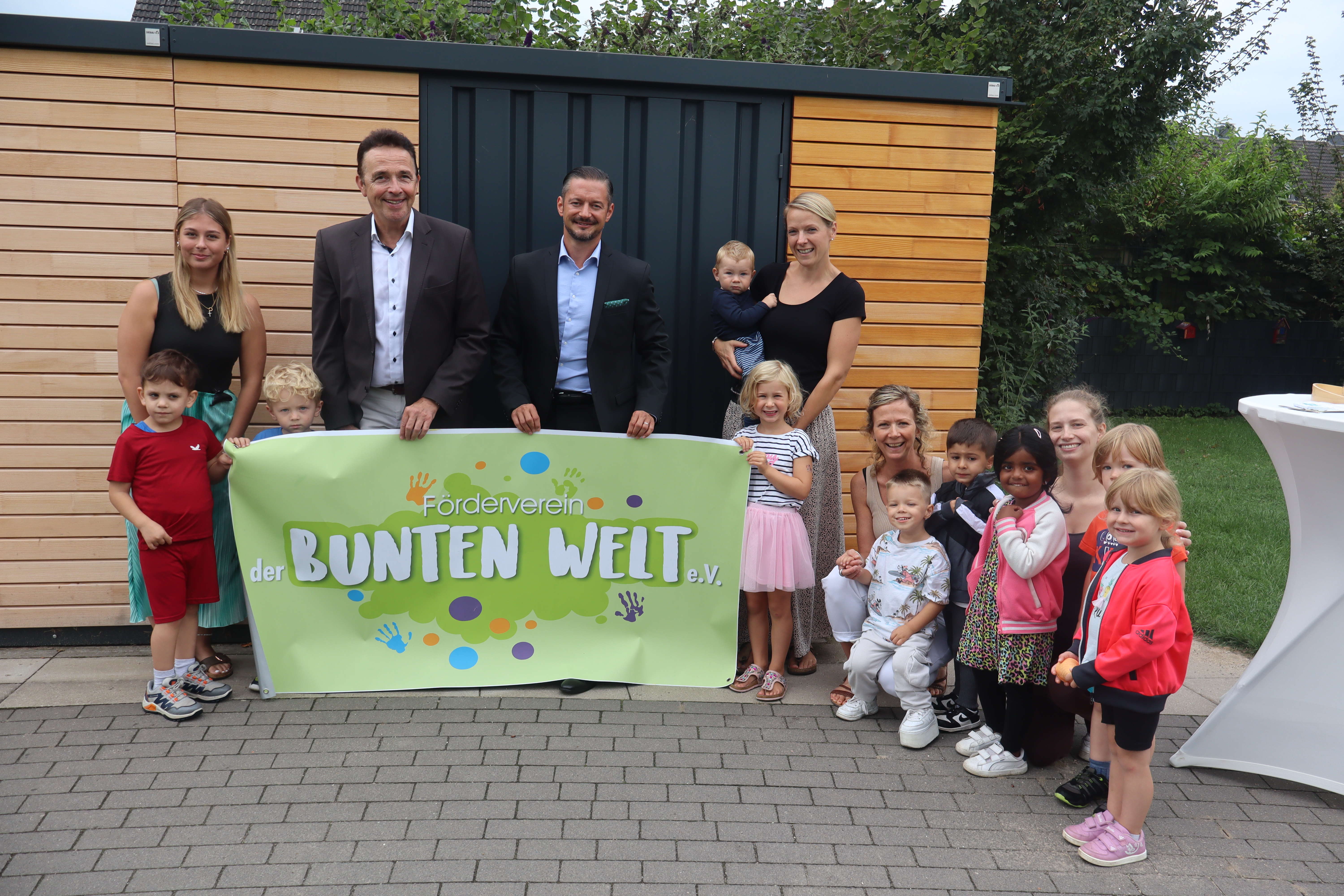 Neues Gartenhäuschen für die städtische Kita Bunte Welt