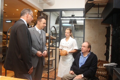 Bürgermeister und Wirtschaftsförderer besuchten die Bäckerei Berns