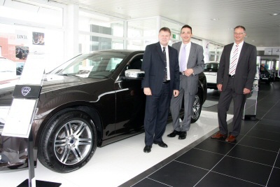 Bürgermeister und Wirtschaftsförderer besuchten das Autohaus Lauricks