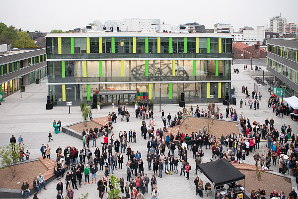 'Schattenwurf' auf dem Kamp-Lintforter Campus der Hochschule Rhein-Waal