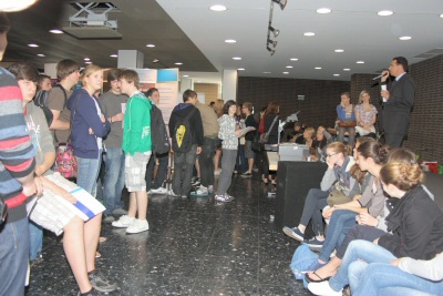Der Chemie-Aktionstag der Unternehmerschaft Chemie Niederrhein fand zum ersten Mal in der Stadthalle Kamp-Lintfort statt.
