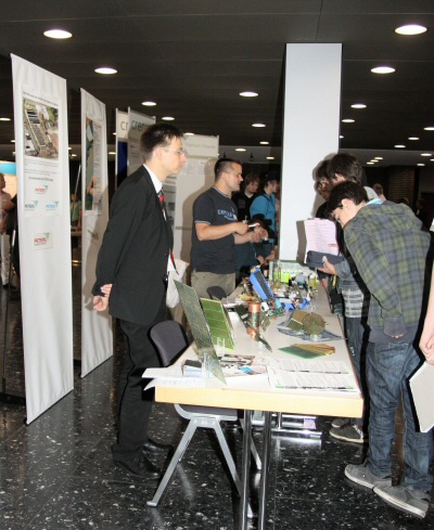 Der Chemie-Aktionstag der Unternehmerschaft Chemie Niederrhein fand zum ersten Mal in der Stadthalle Kamp-Lintfort statt.
