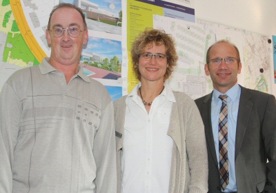 Erster Beigeordneter Dr. Christoph Müllmann gratulierte Bettina Grenz-Klein und Jürgen Opretzka zum Dienstjubiläum