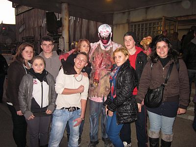Jugendgruppe im Movie Park