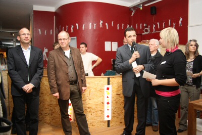 Bei der Eröffnung des neuen Jugendcafés