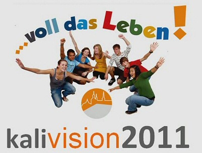Jugendliche präsentieren das Motto '...voll das Leben!' von kalivision 2011