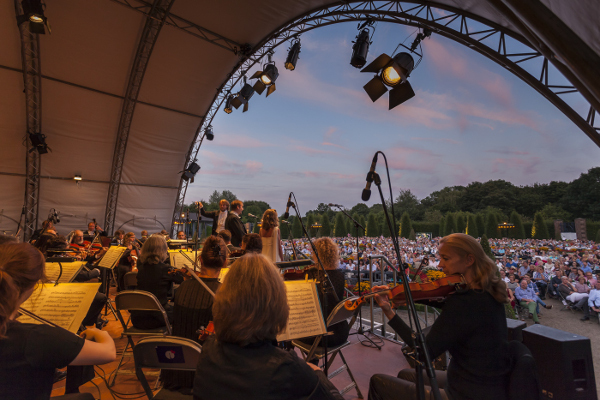 Die Niederrheinischen Sinfoniker bei der 7. Kamper Nacht; Foto: Edelrot Fotografie - René Roeterink