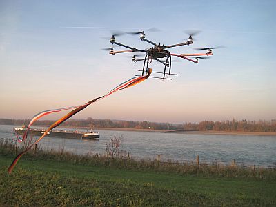 Oktopter am Rhein, Foto: Beate Becker
