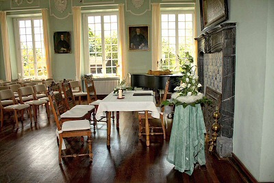 Rokokosaal im Kloster Kamp, für eine Trauung geschmückt