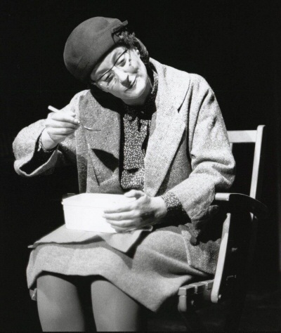Szene aus dem Theaterstück „Du bist meine Mutter“ 